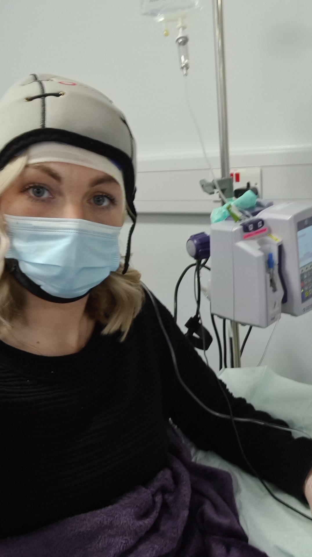 Justine Jianikos undergoing chemotherapy (Picture: Justine Jianikos)