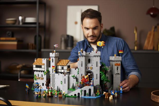 Free Press Series: LEGO® Lion Knights’ Castle. Credit: LEGO